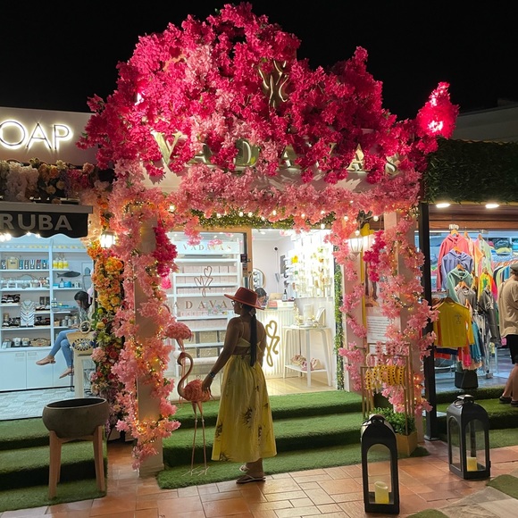 Welcome to my closet - Picture 3 of 5